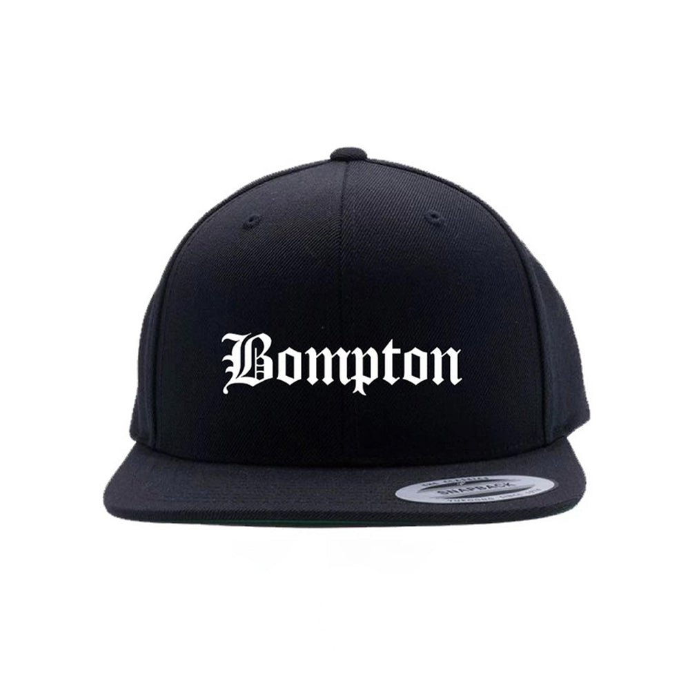 BOMPTON SNAPBACK CAP スナップバック キャップ ストリート ブランド bompton ボンプトン 西海岸 ギャング bloods  crips チカーノ コンプトン compton ブラッズ クリップス ウェストコースト ローライダー 刺繍 フリーサイズ 帽子 ユニセックス